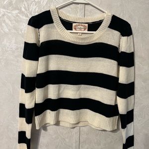 Cute sweater🌼🧡!!